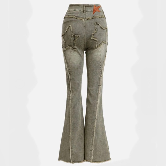 🤩 NWT Aelfric Eden Star Flare Jeans - Picture 3 of 3